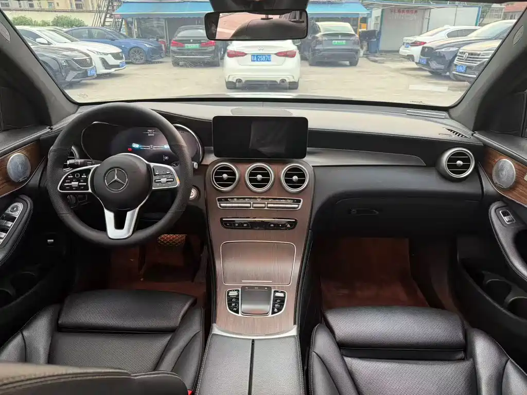 Mercedes-Benz GLC 2021