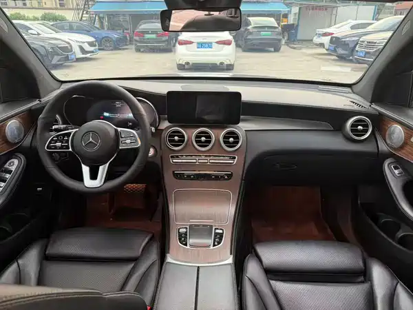 Mercedes-Benz GLC 2021
