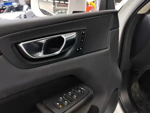 Volvo XC60 2020