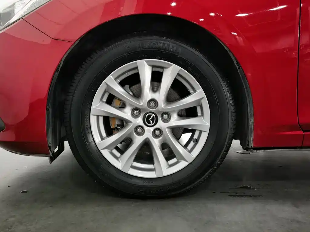 Mazda 3 Axela 2016 — фото 17