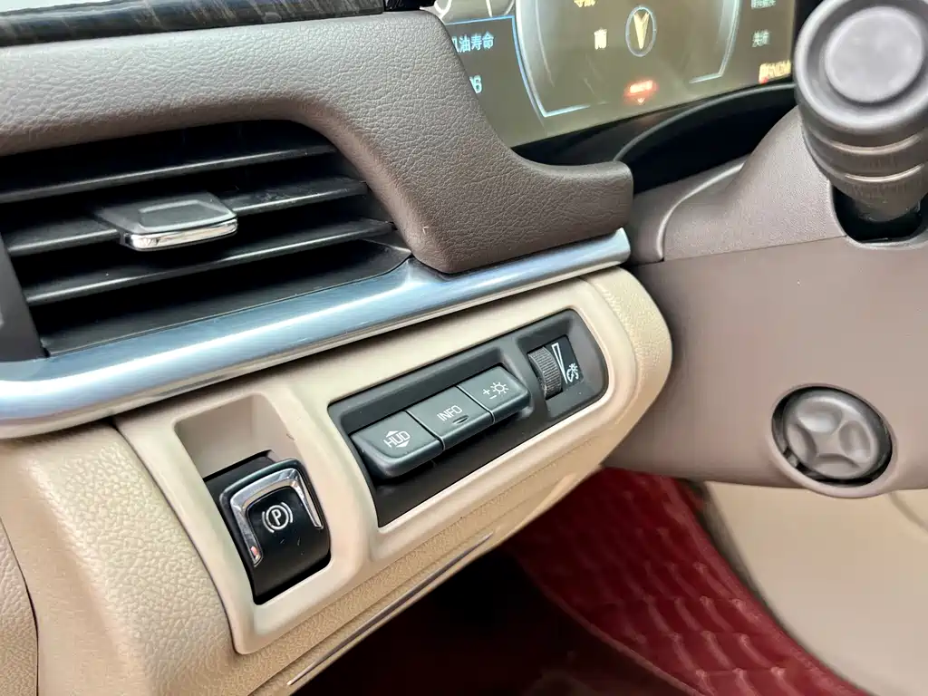 Cadillac XTS 2015 — фото 9