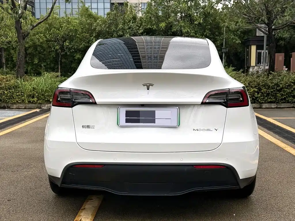 Tesla Model Y 2022 — фото 8
