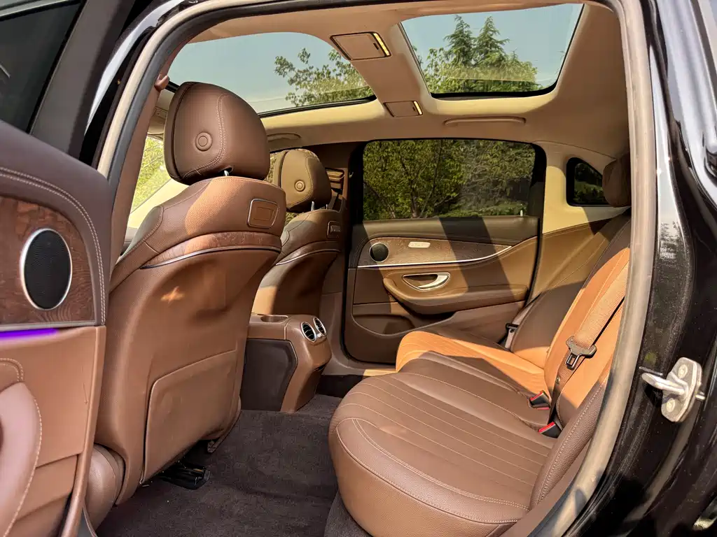 Mercedes-Benz E-Class 2020 — фото 13