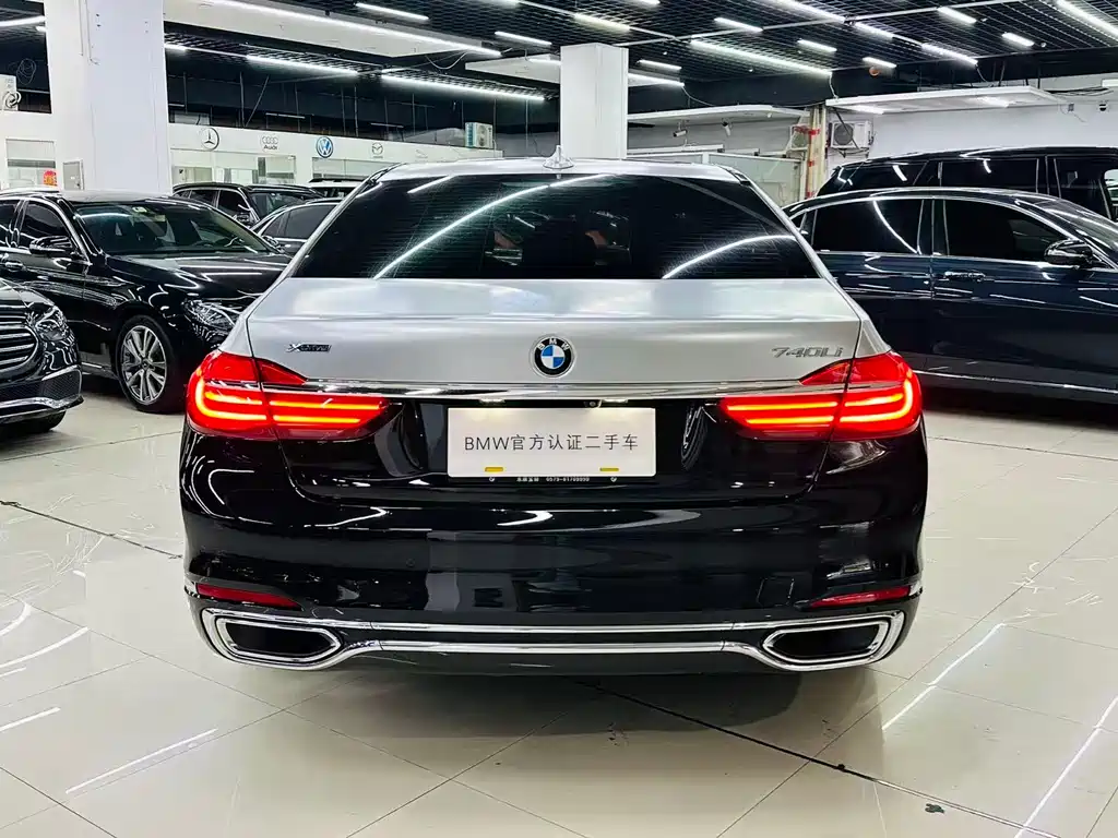 BMW 7 Series 2018 — фото 8