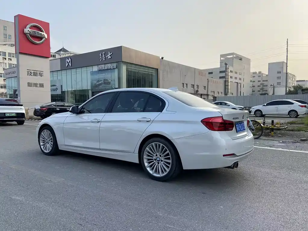 BMW 3 Series 2018 — фото 6