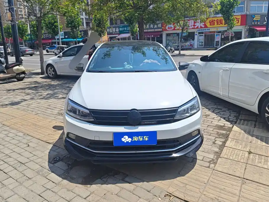 Volkswagen Sagitar 2019
