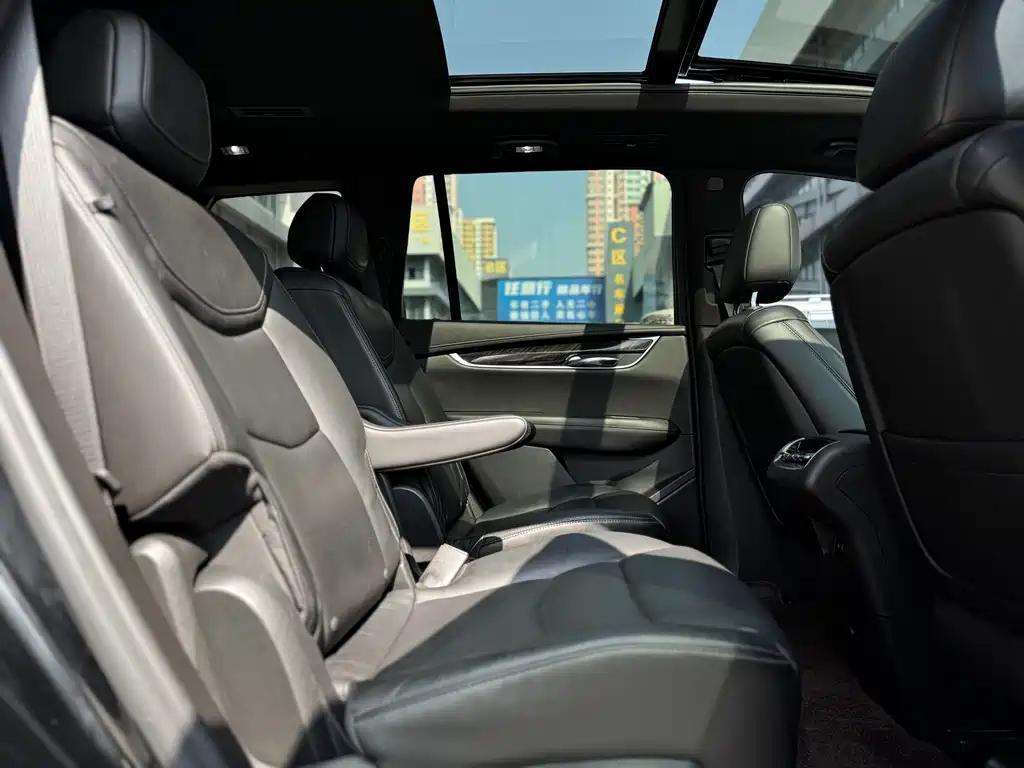 Cadillac XT6 2020 — фото 17