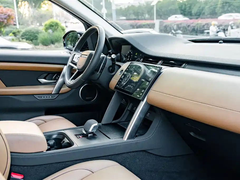 Land Rover Discovery Sport 2024 — фото 17