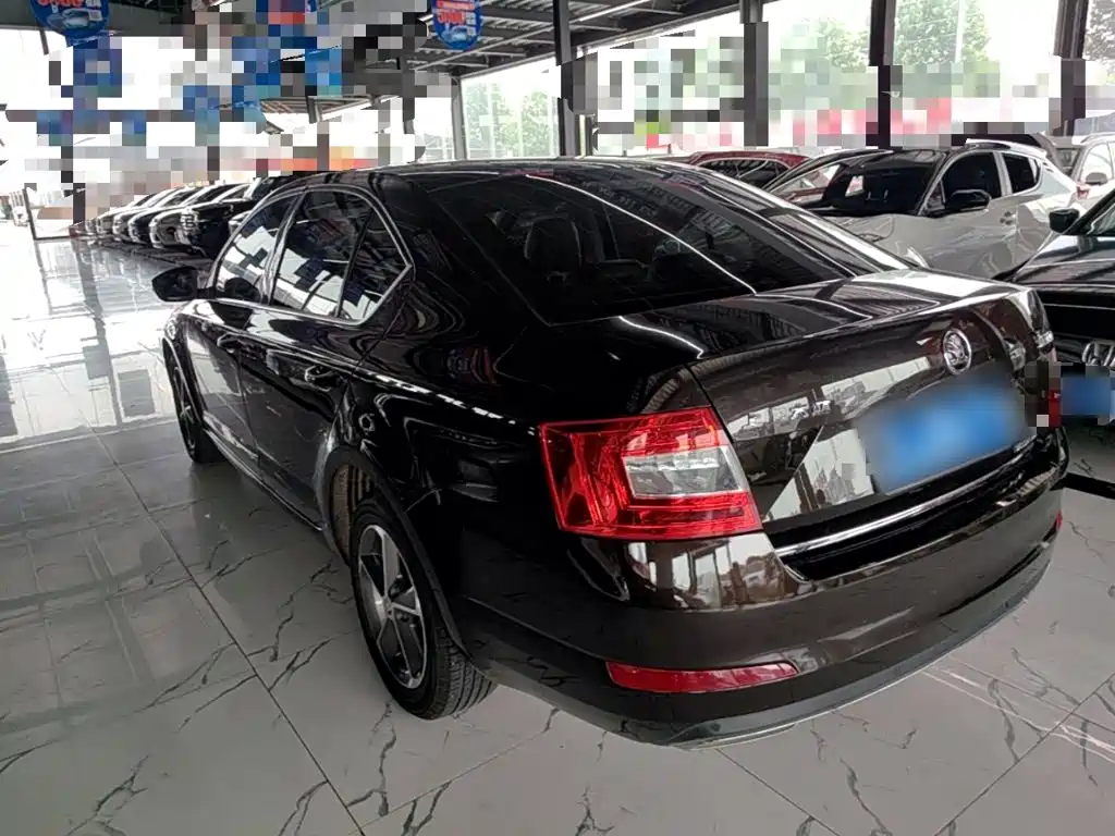Skoda Octavia 2016 — фото 24