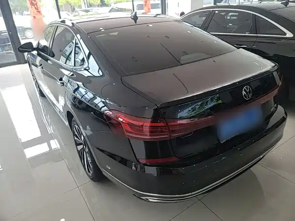 Volkswagen Passat 2024