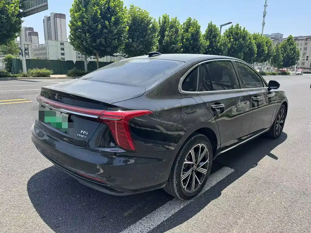 Hongqi H5 PHEV 2025 — фото 9