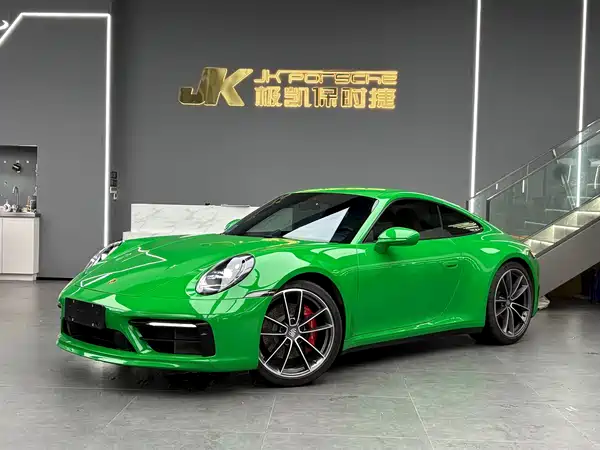 Porsche 911 2025