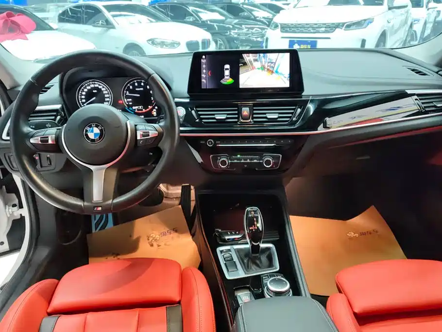 BMW 1 Series 2021 — фото 12