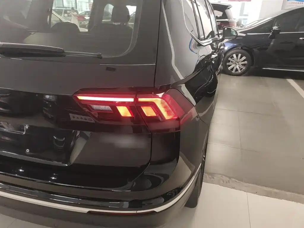 Volkswagen Tiguan L 2019 — фото 8