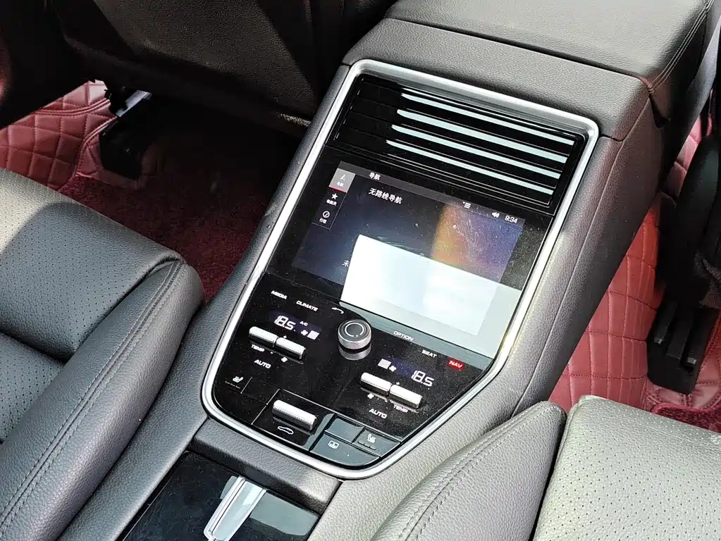 Porsche Panamera 2017 — фото 17