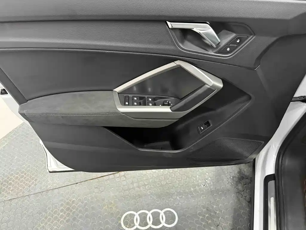 Audi Q3 2022 — фото 12