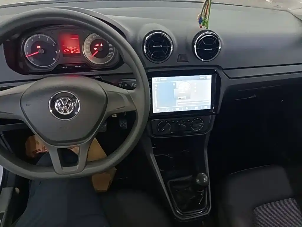 Volkswagen Jetta 2018 — фото 10