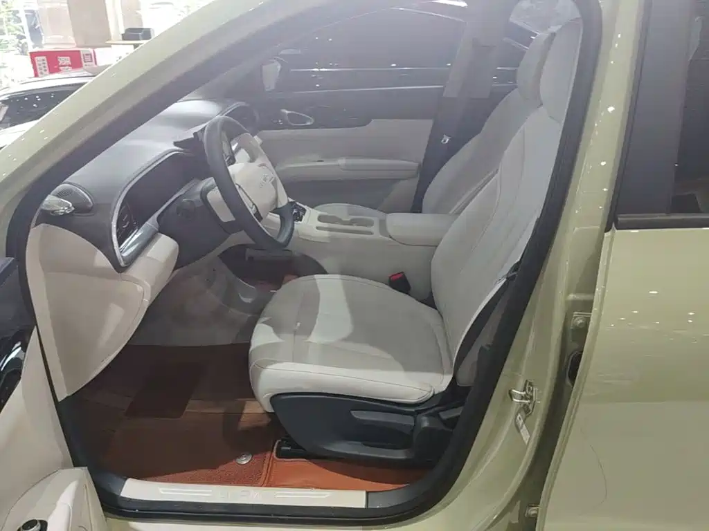 Geely Galaxy Starwish 2026 — фото 15