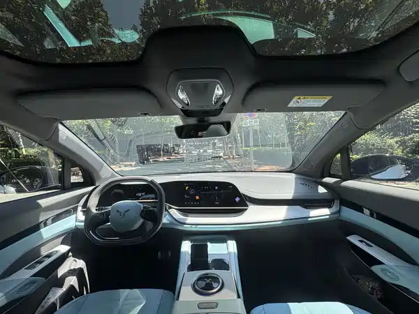 Hongqi Tiangong 08 2025