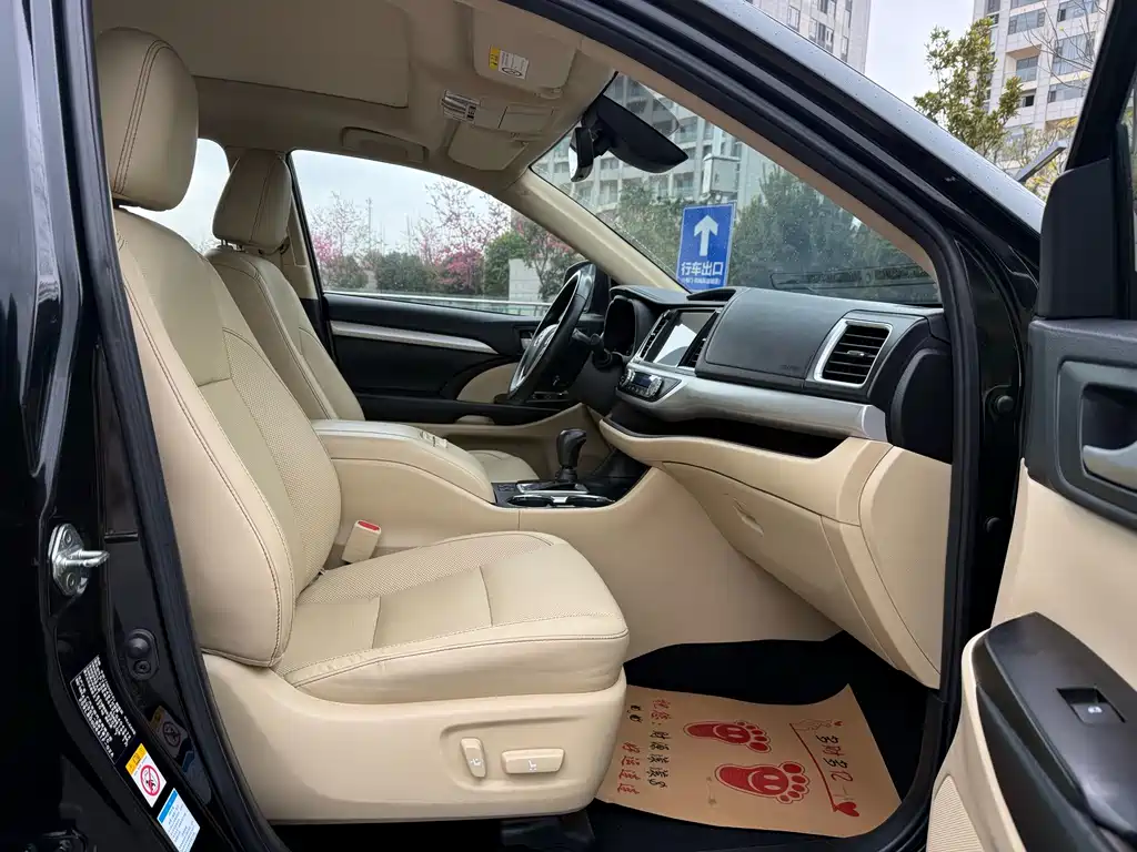 Toyota Highlander 2018 — фото 20
