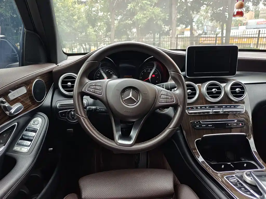 Mercedes-Benz GLC 2019 — фото 10