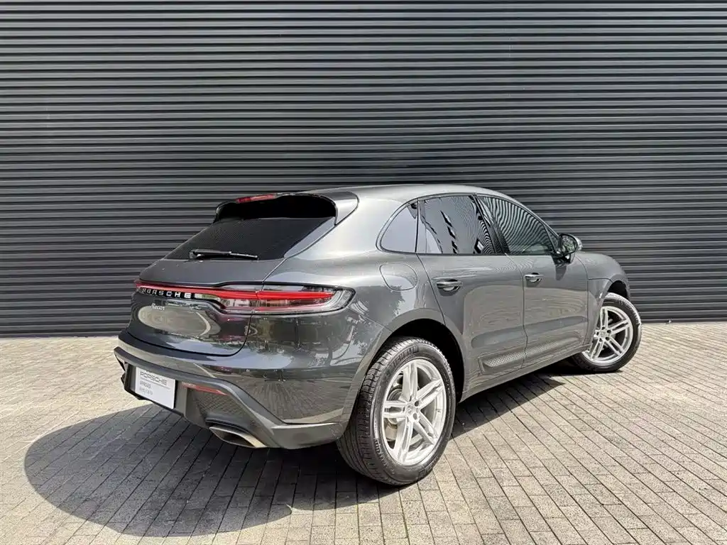 Porsche Macan 2025