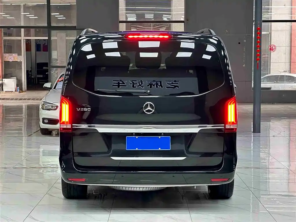 Mercedes-Benz V-Class 2018 — фото 5