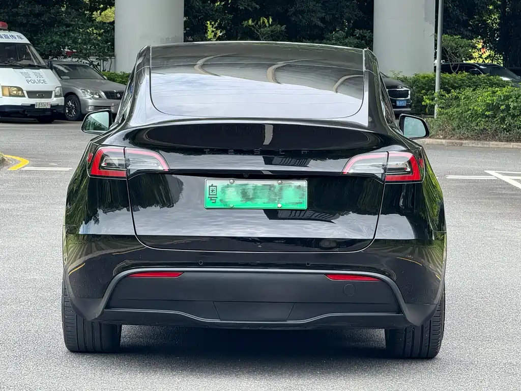 Tesla Model Y 2022 — фото 18