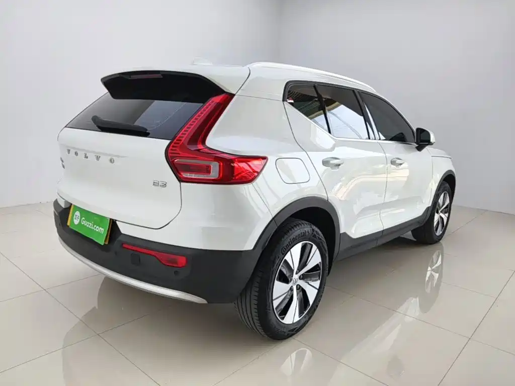 Volvo XC40 2024