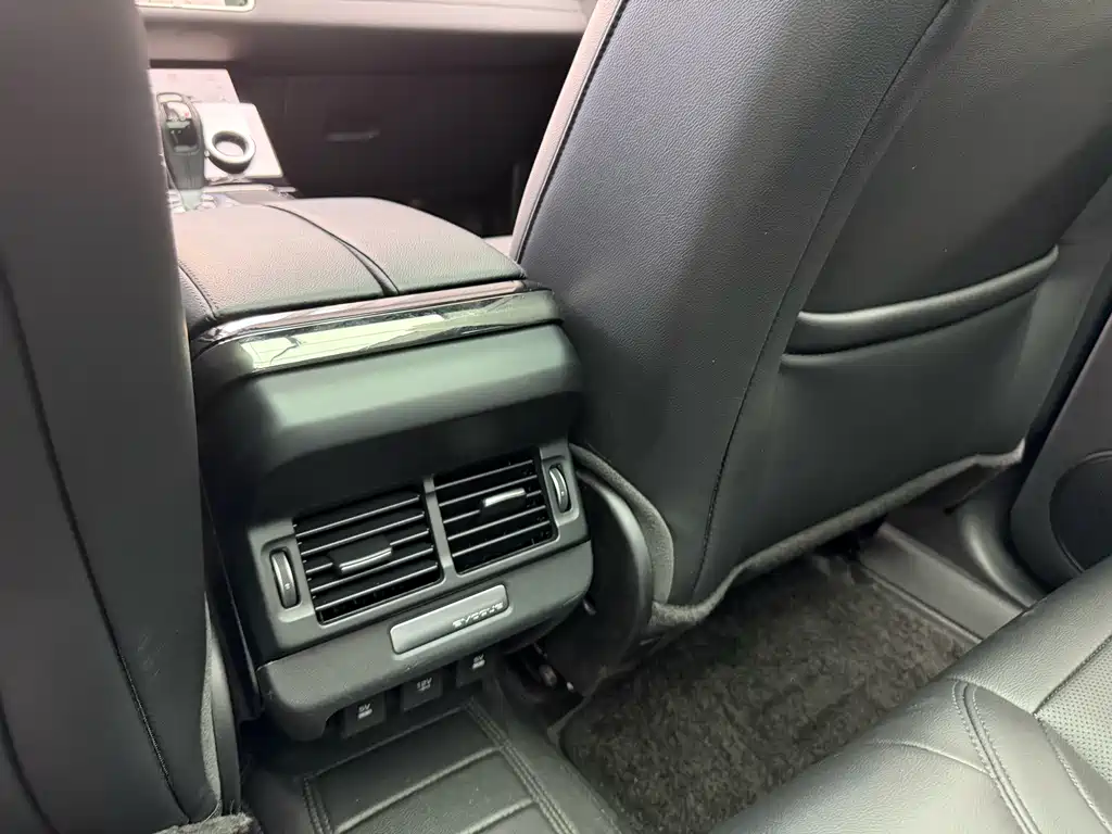 Land Rover Evoque 2021 — фото 26