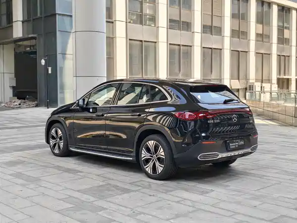 Mercedes-Benz EQE SUV 2025