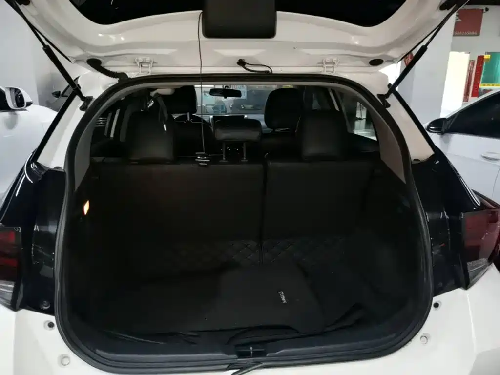 Toyota Yaris L 2021 — фото 19
