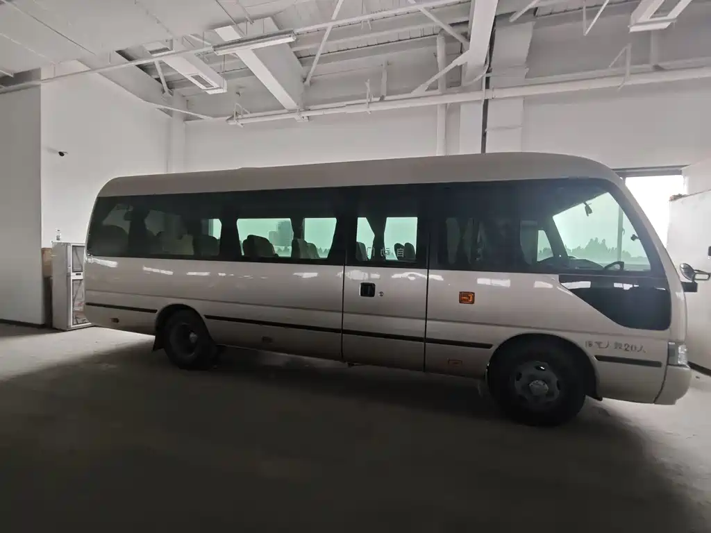 Toyota Coaster 2012