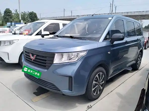 Wuling Hongguang PLUS 2022