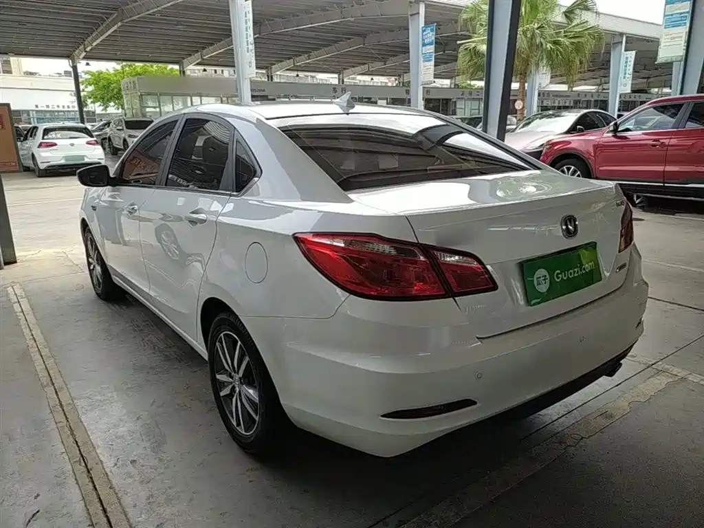 Changan Eado 2016 — фото 5