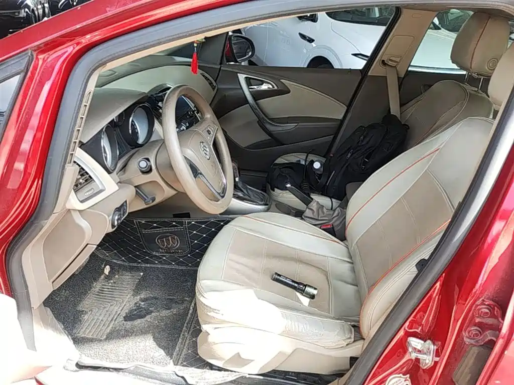 Buick Excelle 2015 — фото 15