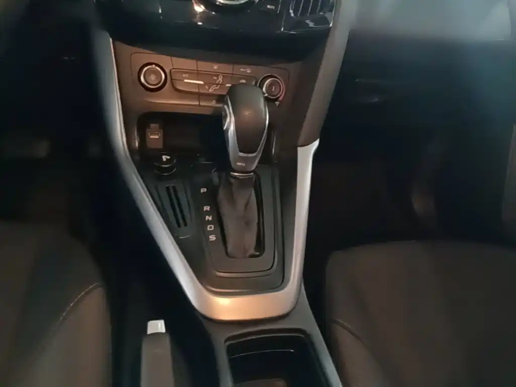 Ford Focus 2015 — фото 14