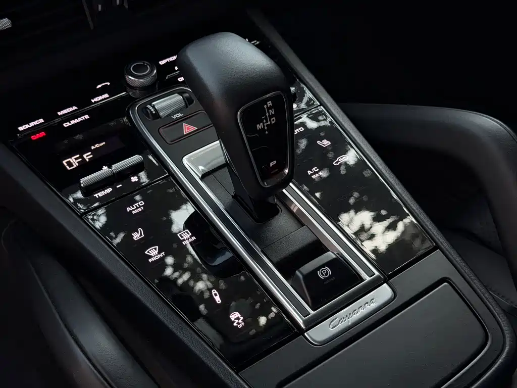 Porsche Cayenne 2019 — фото 10