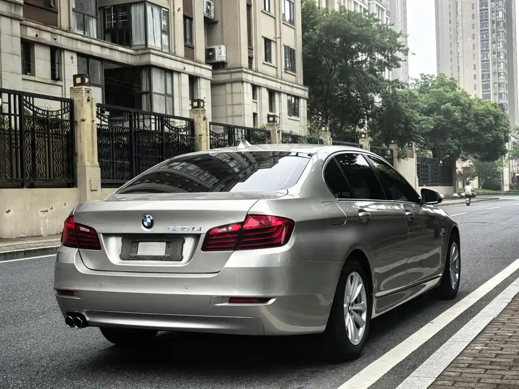 BMW 5 Series 2017 — фото 6
