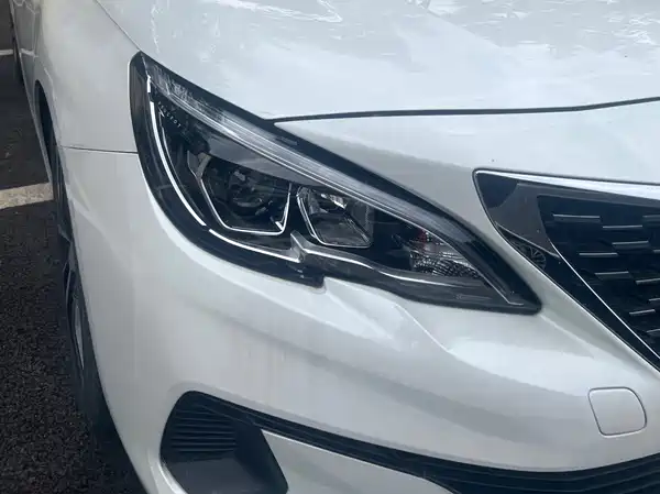 Peugeot 408 2022
