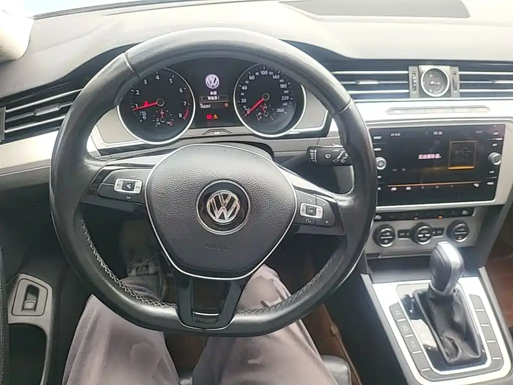 Volkswagen Viloran 2017 — фото 11