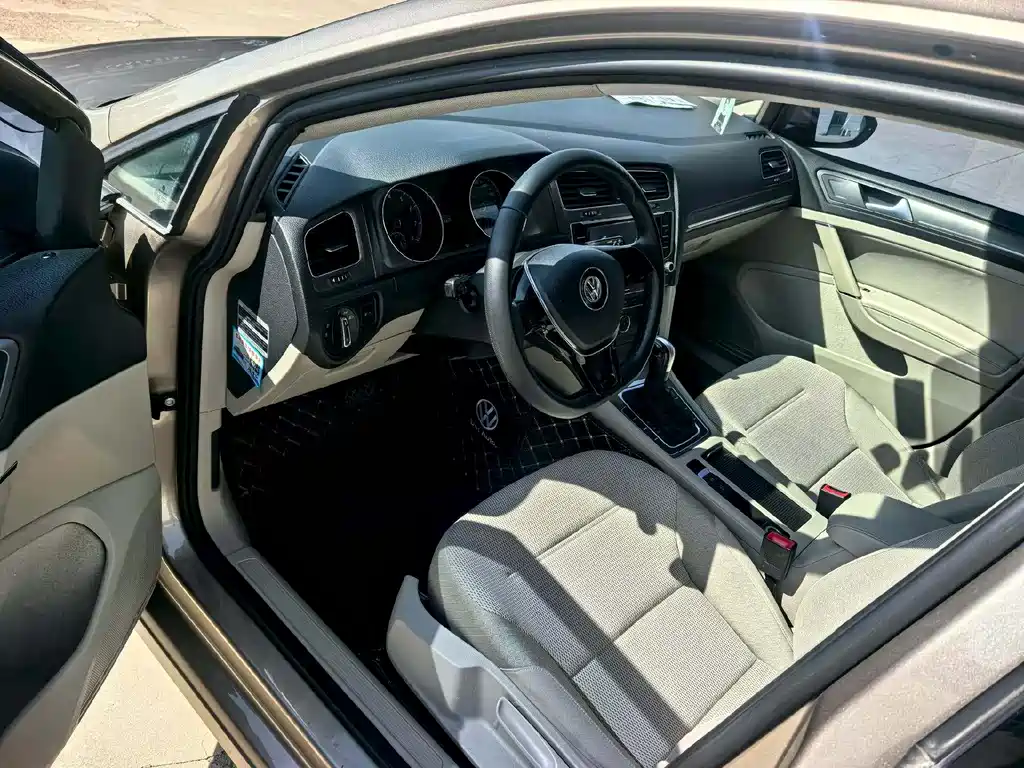 Volkswagen Golf 2014