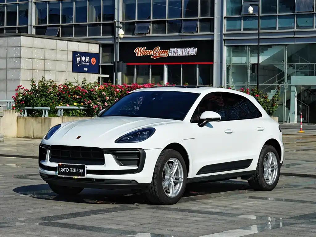 Porsche Macan 2024 — фото 1
