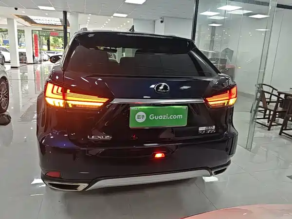 Lexus RX 2021