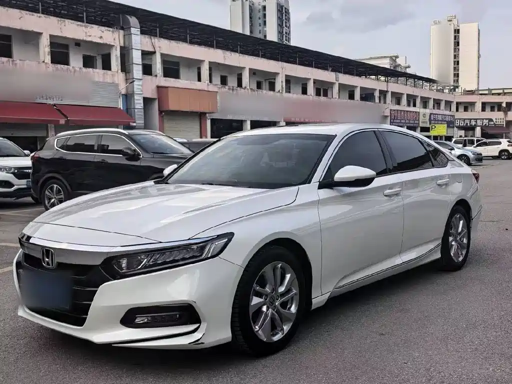 Honda Accord 2019 — фото 24