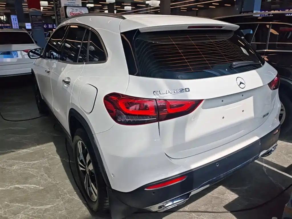 Mercedes-Benz GLA 2023