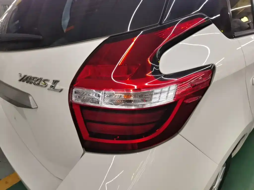 Toyota Yaris L 2017 — фото 8