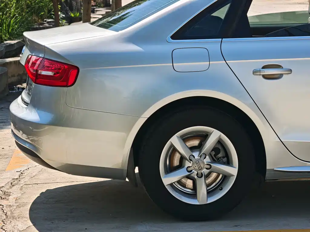 Audi A4L 2012