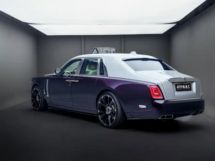 Rolls-Royce Phantom 2018 — фото 4