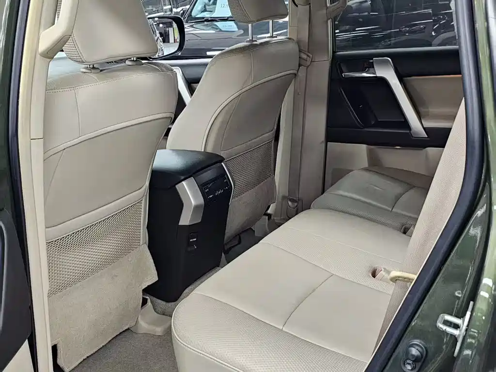 Toyota Prado 2014 — фото 12